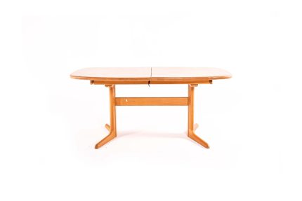 Mesa de Jantar SM78 pela Skovby (06031/09)