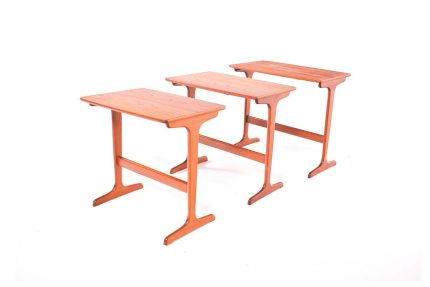 Mesas Mãe Erling Torvits em Teca (07620/22)